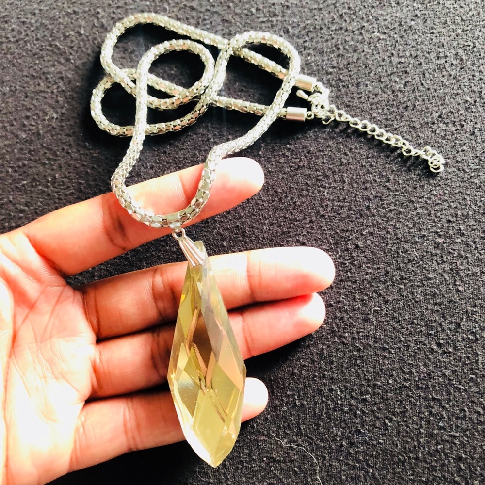 Dazzling Silver Necklace Teardrop Pendant